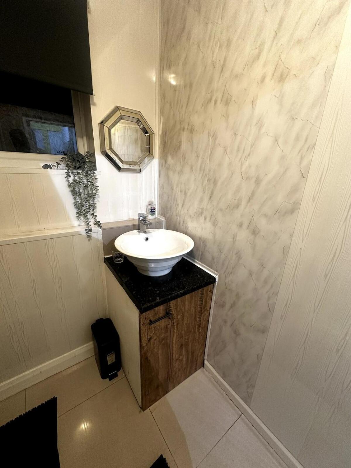 Apartment Cosy 1 Bedroom With Parking Birmingham